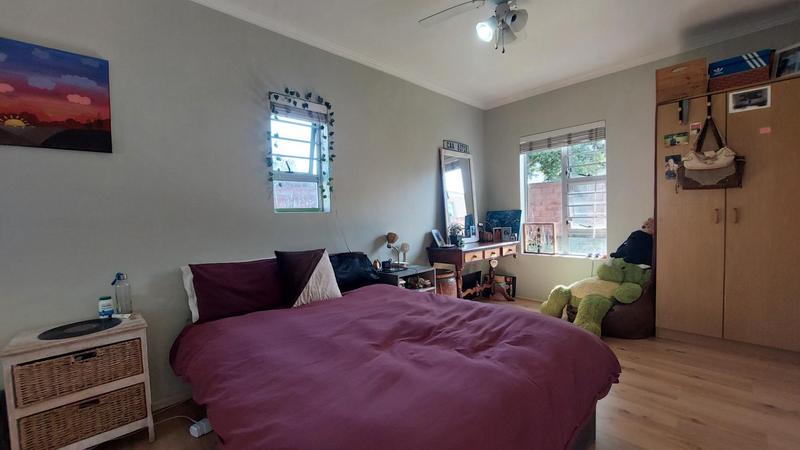 1 Bedroom Property for Sale in Oakglen Western Cape